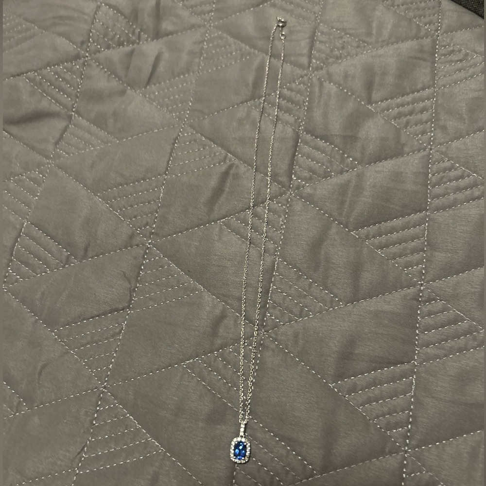Sapphire blue emerald cut necklace
